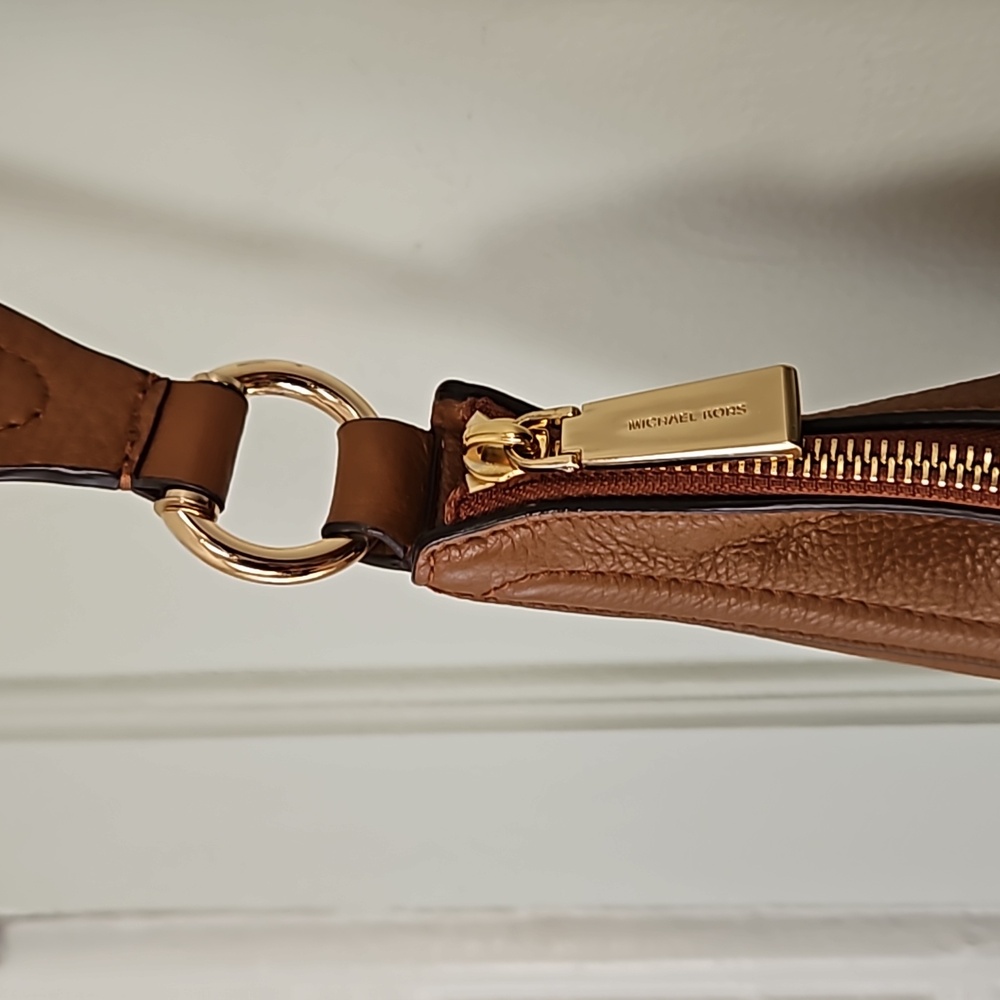 MICHAEL KORS Lydia Brown Pebbled Leather Hobo- Like NEW - Picture 3 of 13